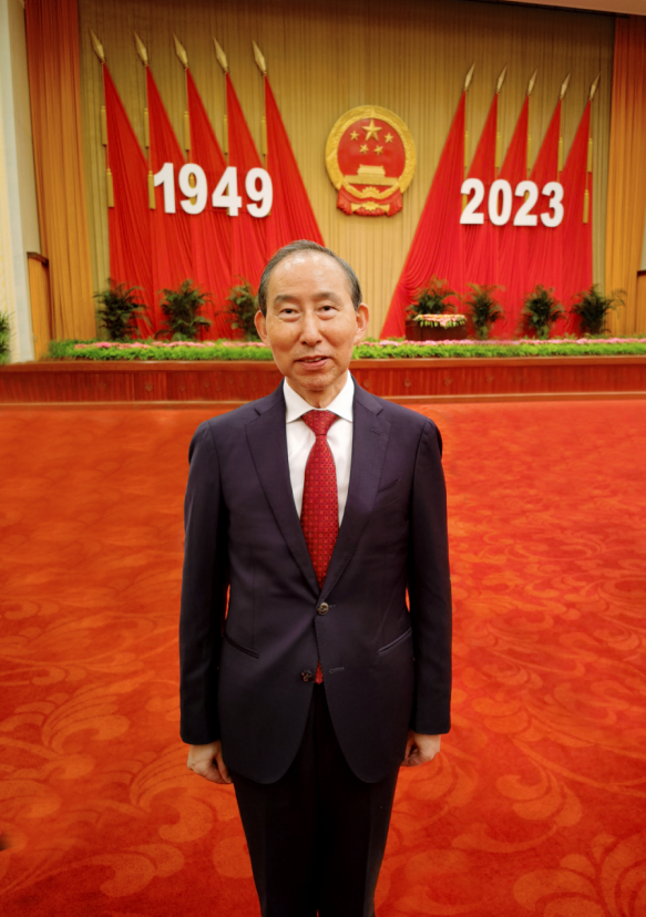 龍宇翔出席慶祝中華人民共和國成立74周年國慶招待會(huì)